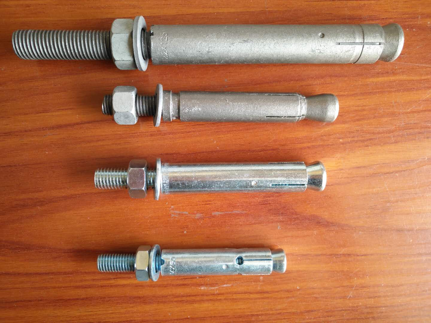 进口后扩底锚栓
